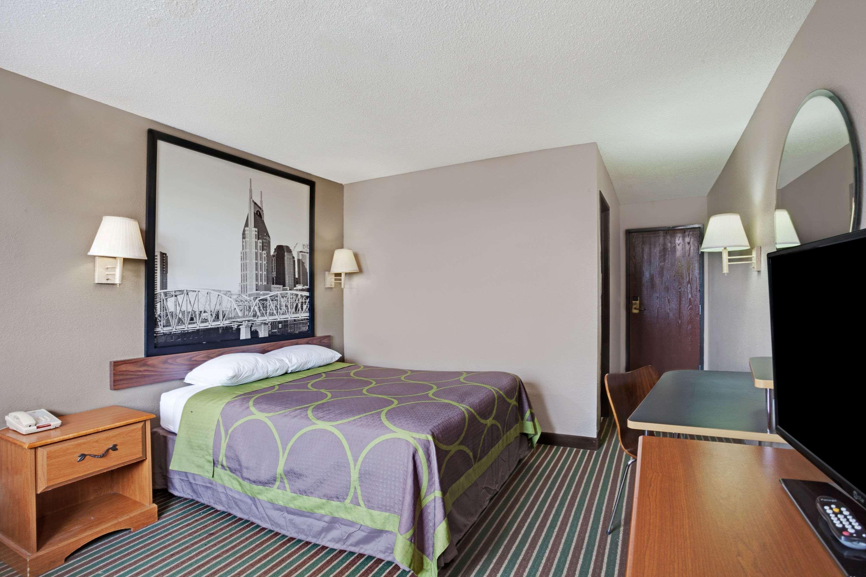 Super 8 By Wyndham Nashville/ Dntn/ Opryland Area מראה חיצוני תמונה