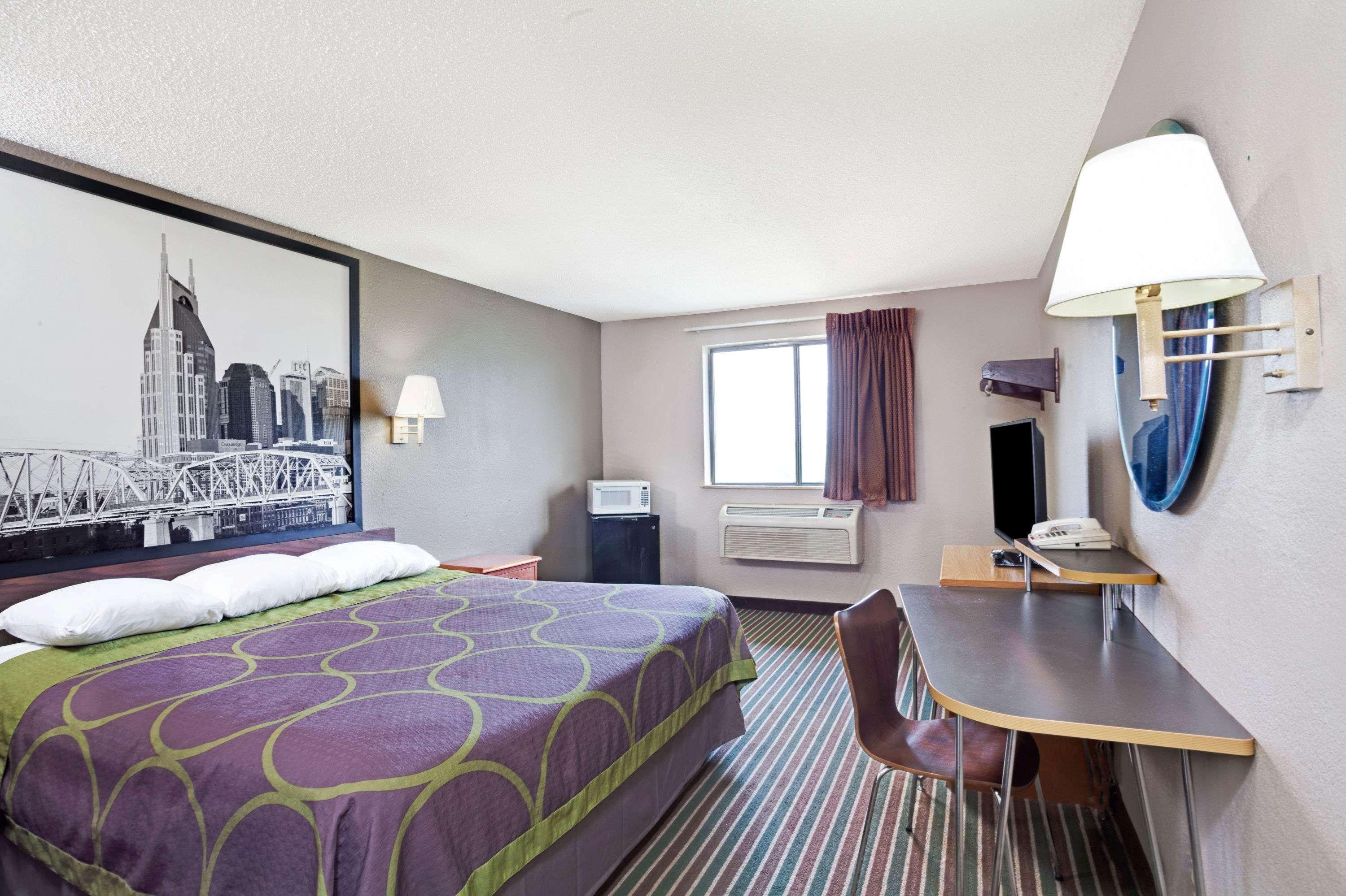 Super 8 By Wyndham Nashville/ Dntn/ Opryland Area מראה חיצוני תמונה