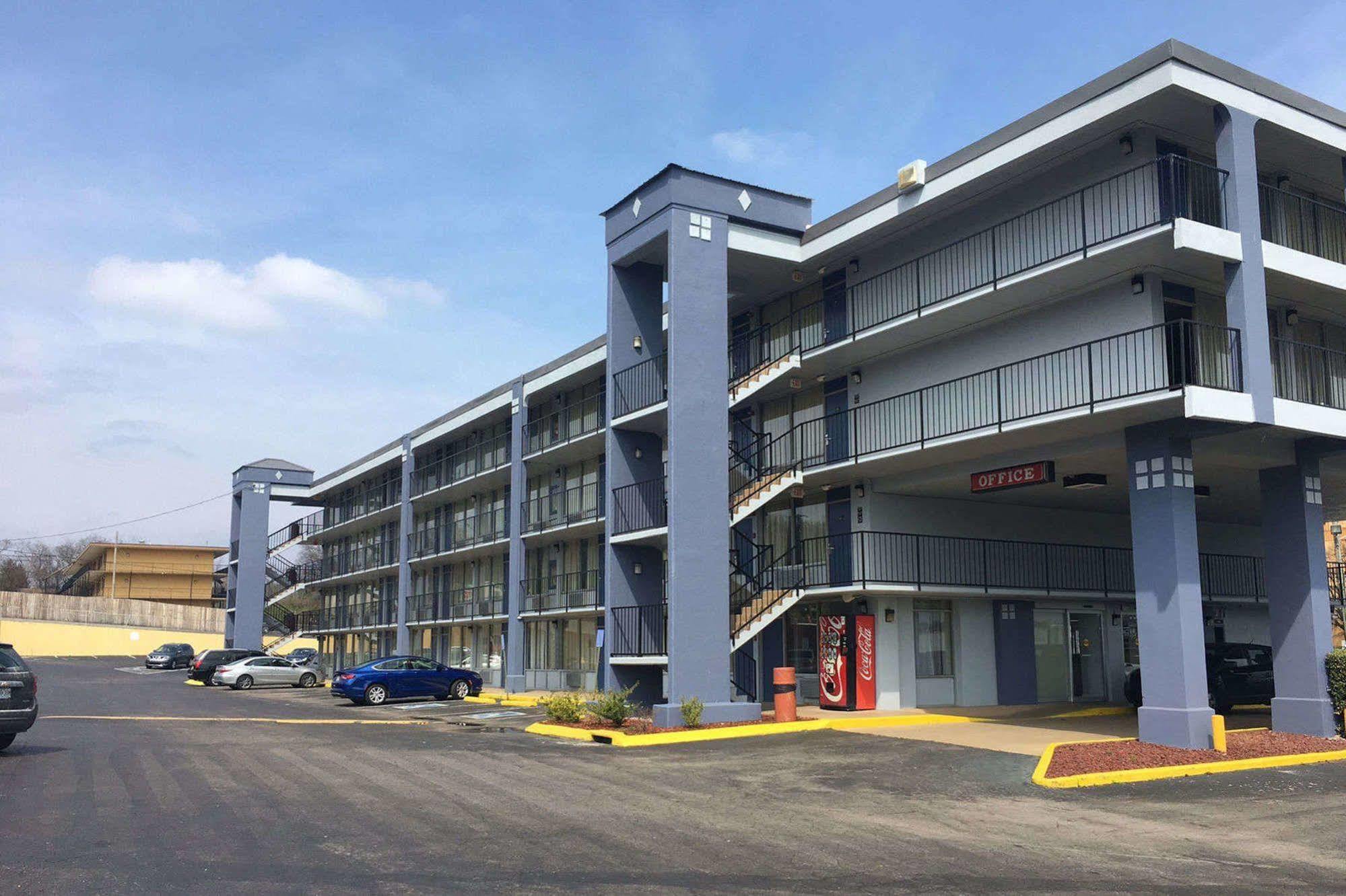 Super 8 By Wyndham Nashville/ Dntn/ Opryland Area מראה חיצוני תמונה